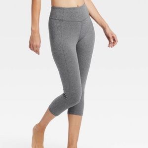 Grey capri leggings